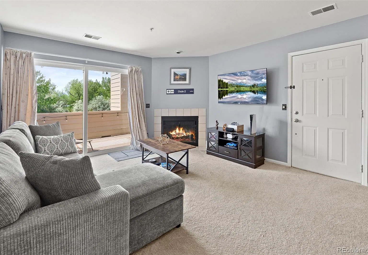 1 bed, 1.0 bath, 738 sqft, $1,750 — Photo 2