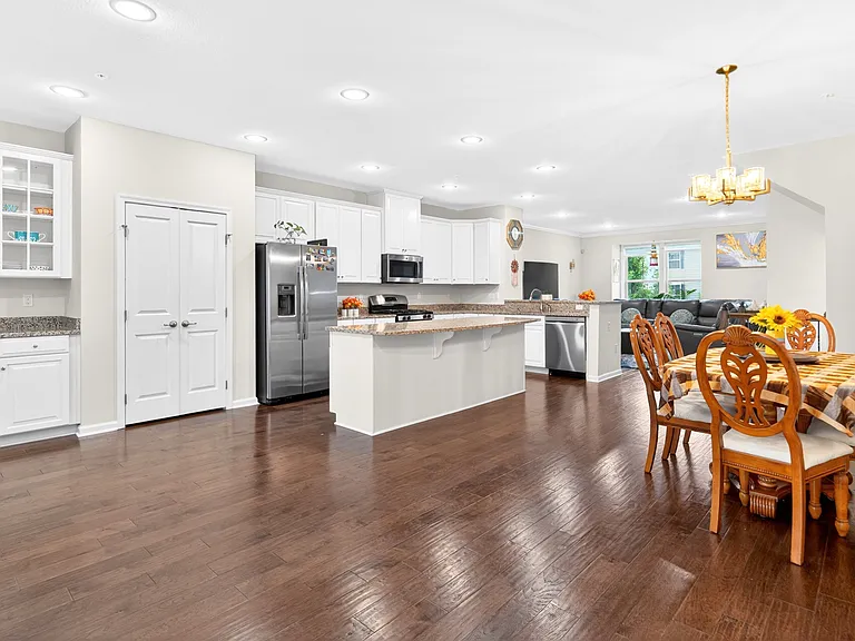 408 Fairmont Dr — Photo 15