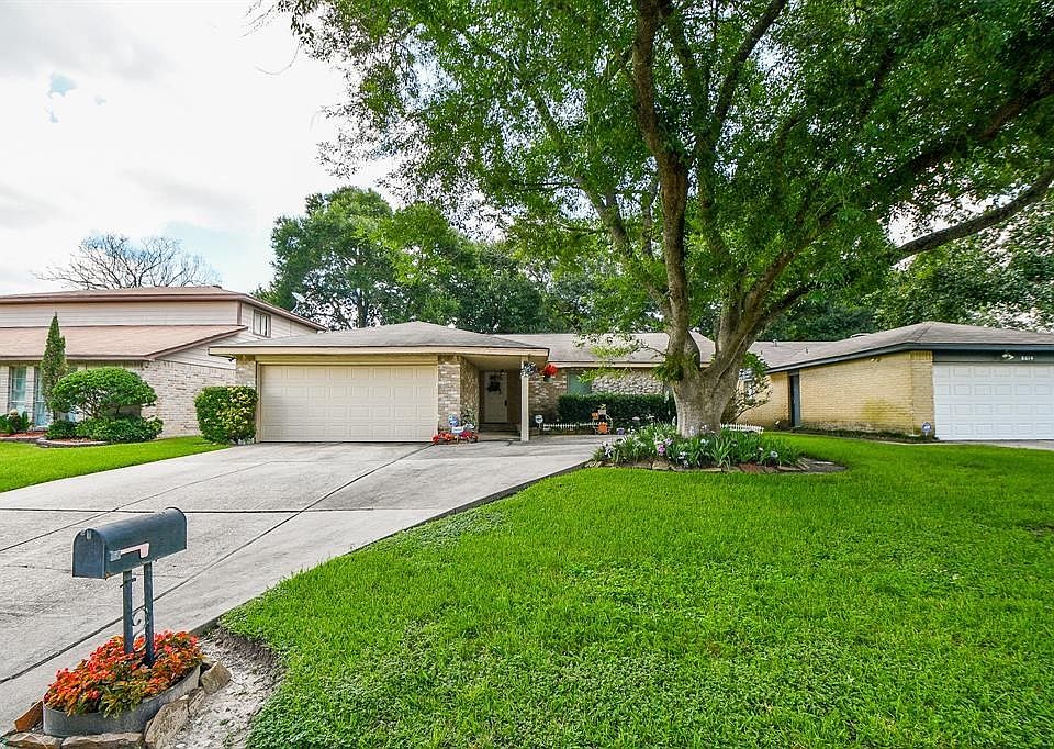 1st image of 8618 Carriage Creek Dr