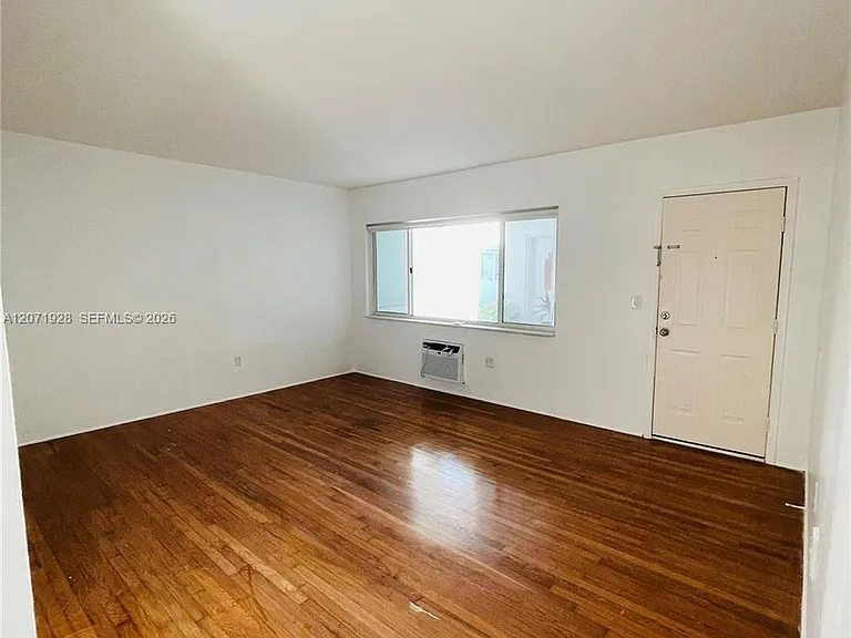 1840 S Treasure Dr #15 — Photo 4