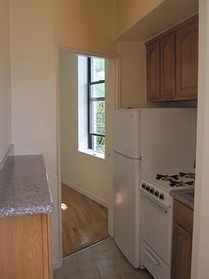 Rented by City Connections Realty | media 15