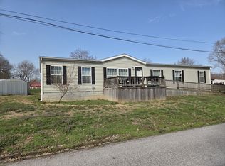104 S Douglas St, Mc Leansboro, IL
