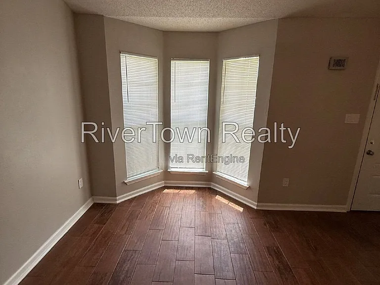 10570 Pecan View Dr — Photo 30