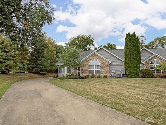 2nd image of 502 Saint Andrews Cir #502