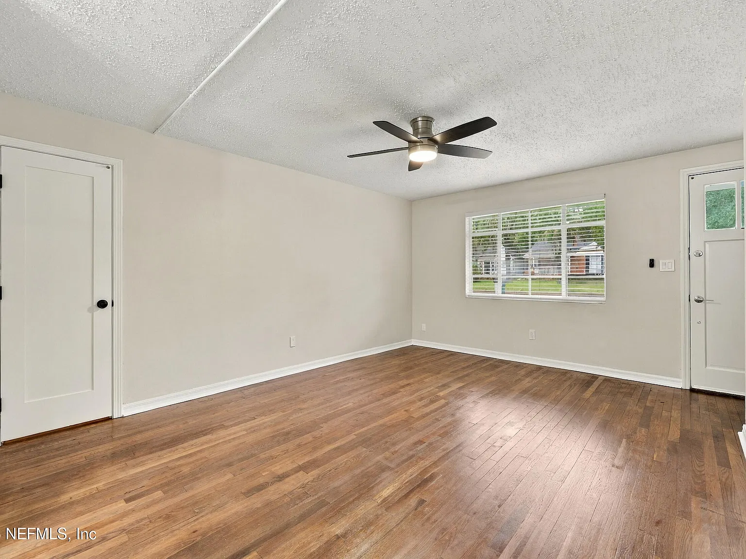 2 bed, 1.0 bath, 1100 sqft, $1,700 — Photo 4