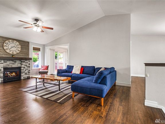 3rd image of 1224 30th Avenue Ct SW