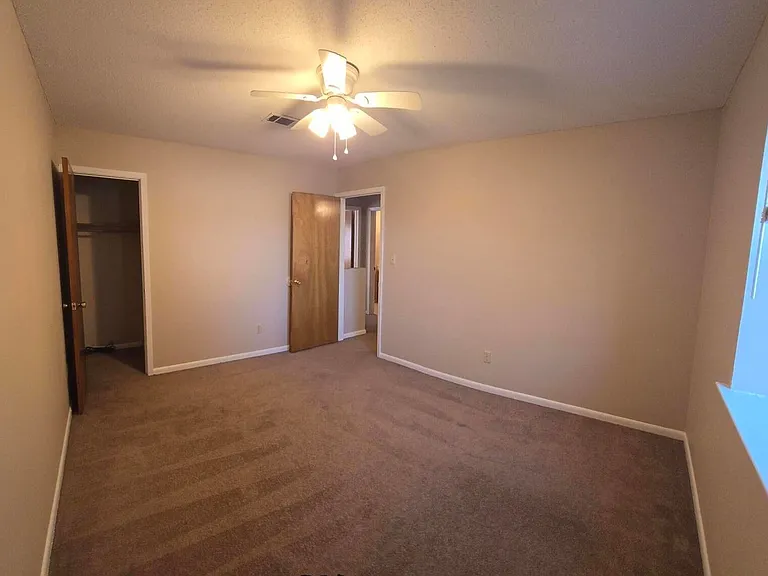 106 Valencia Dr — Photo 15