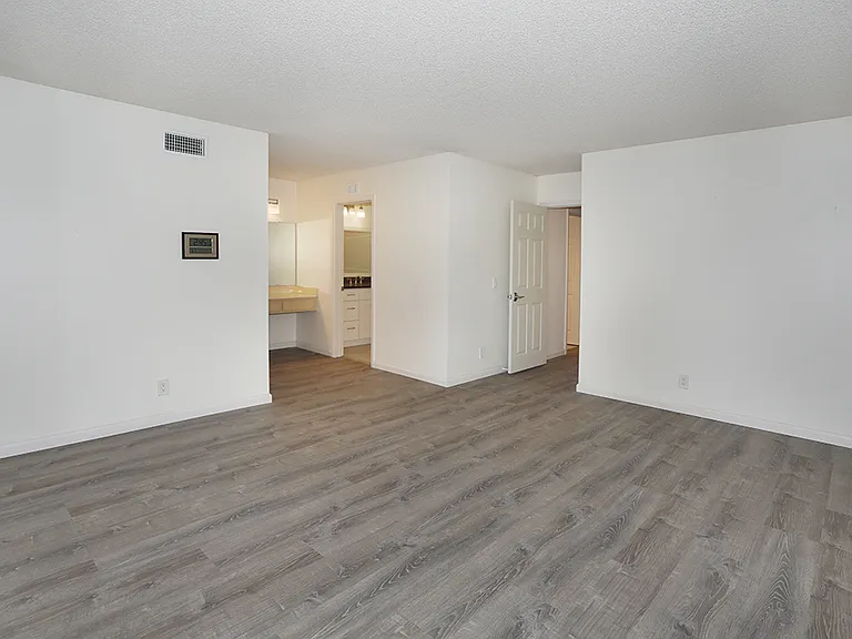 7912 Rainbow Cir #1 — Photo 28