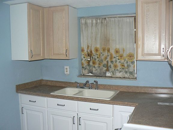 2nd image of 230 NW 5th St