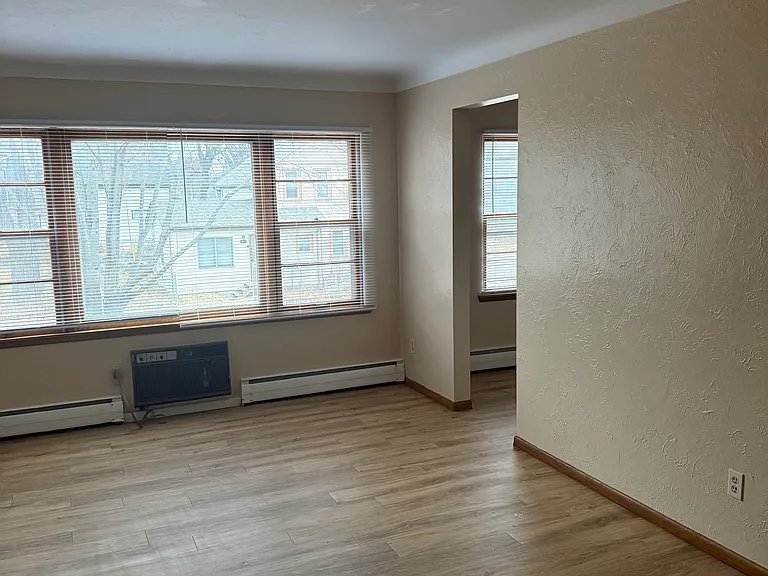 1115 York Ave #6 — Photo 3