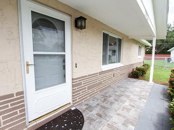 4th image of 2715 Joann Pl
