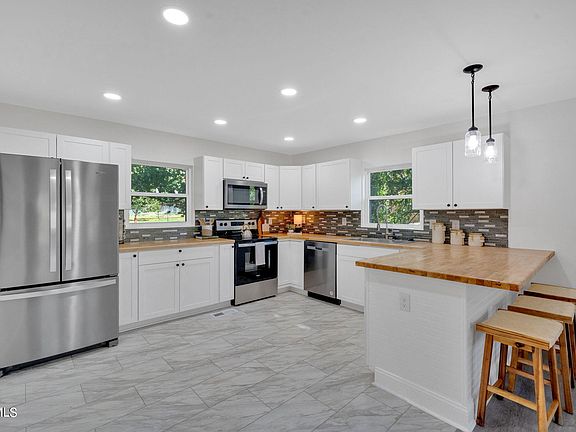 2nd image of 1314 Lynnwood Dr