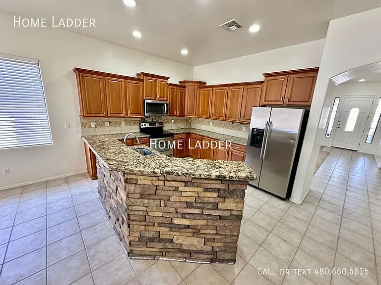 6822 S 55th Ln — Photo 6