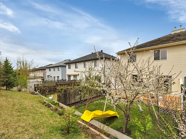 37 Vaughn Ave #37 — Photo 21