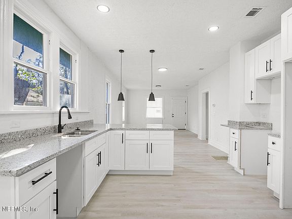 5th image of 3725 WHITEHALL Street