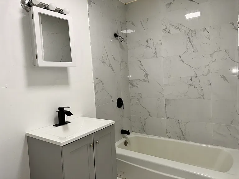 1295 E Main St #6 — Photo 8