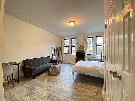 3rd image of 558 W 161st St #3A