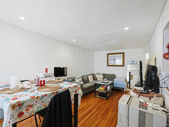 3rd image of 3231 71 Street