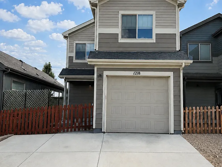 1218 Hummingbird Cir — Photo 2