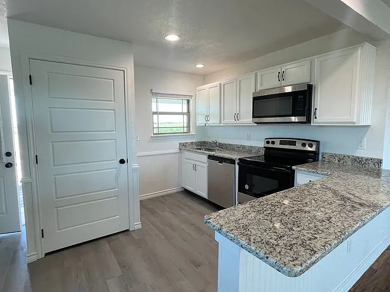 4665 County Road 223 — Photo 2