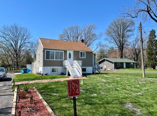 10N774 Maple St, Elgin, IL 60123