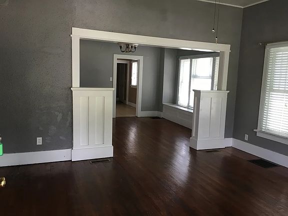 4th image of 127 W Symmes St