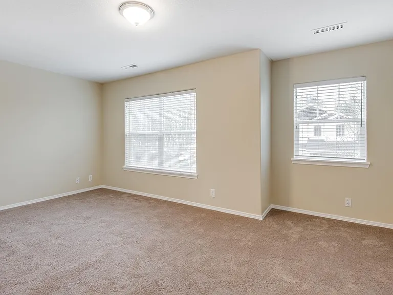 18578 SW Ping Ct — Photo 13