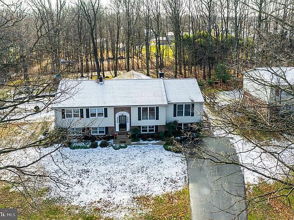 4th image of 653 Clifton Dr