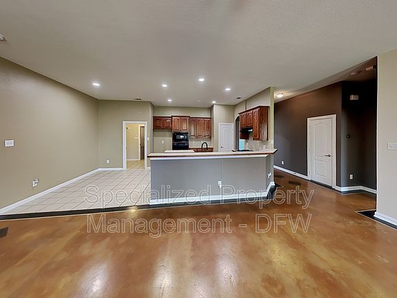 3rd image of 105 Golden Meadow Dr
