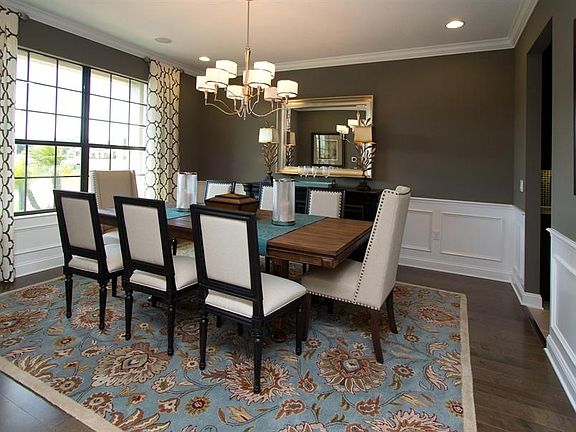 Large Dining for Family Gatherings