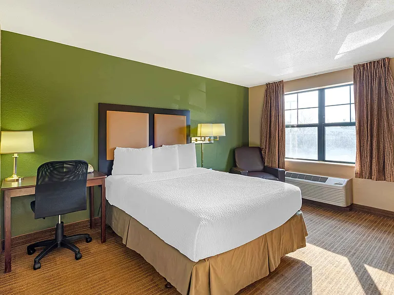Studio Suite - 1 Queen Bed