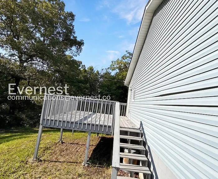 1925 2nd Ave — Photo 9