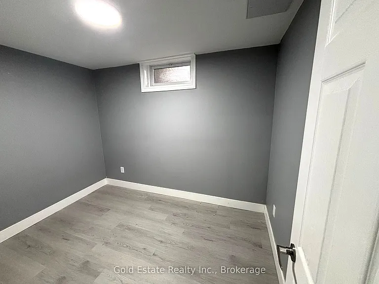 490 3rd St #40 — Photo 15