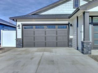 1184 Lindsey Ct, Central Point, OR 97502