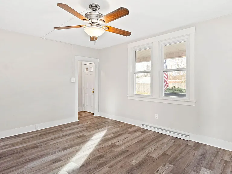 1627 Merchant St — Photo 3