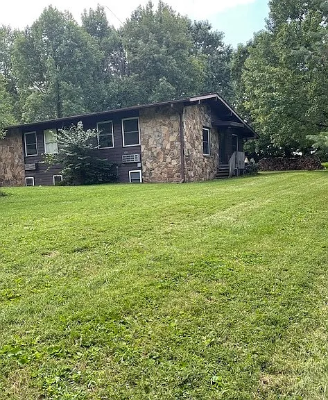 4225 N Kinser Pike — Photo 2