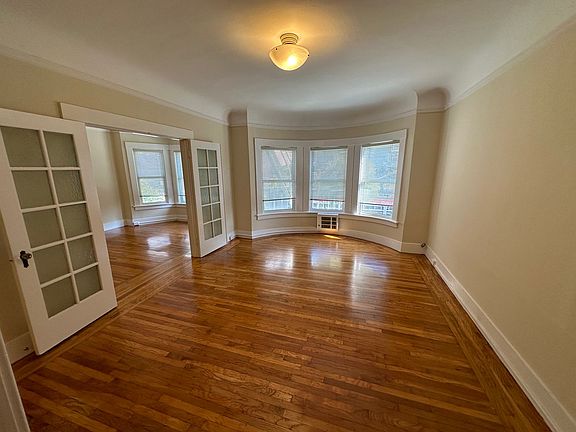 3rd image of 3870 Sacramento St #1
