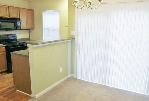 3rd image of 7678 Petrea Ln
