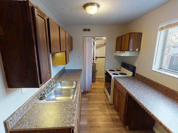 3rd image of 311 N 12th St Unit 2