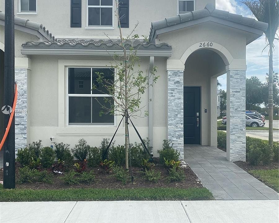 1st image of 2660 SE 15th St