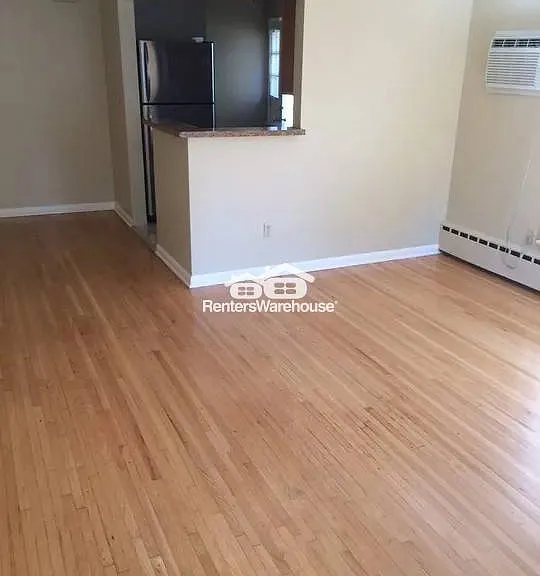 2108 Grand Ave S — Photo 7