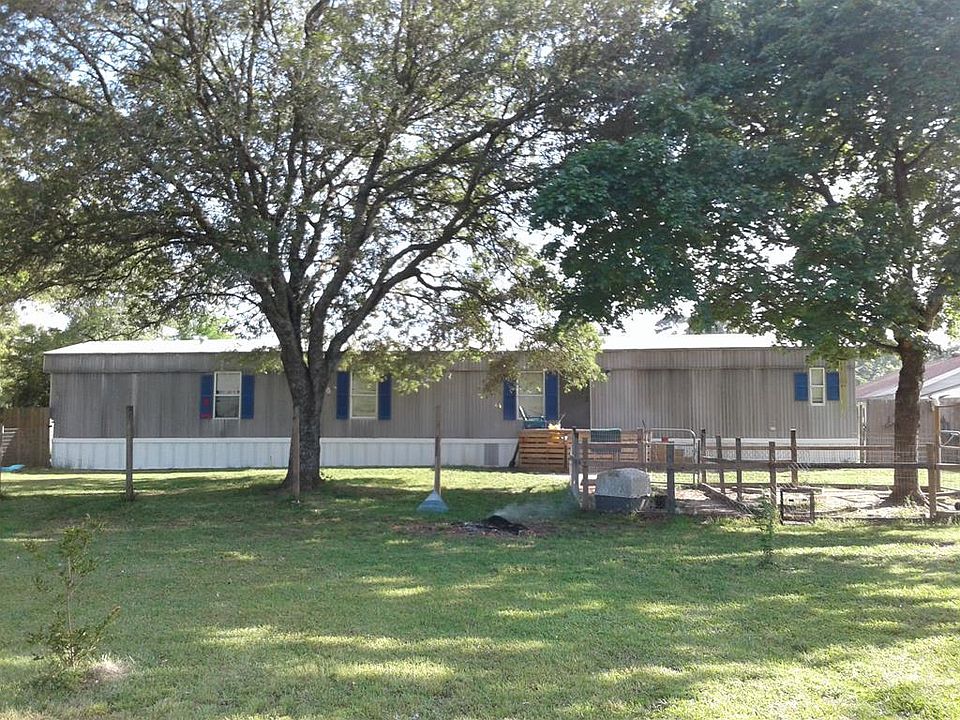 1st image of 3402 Oakwood Dr