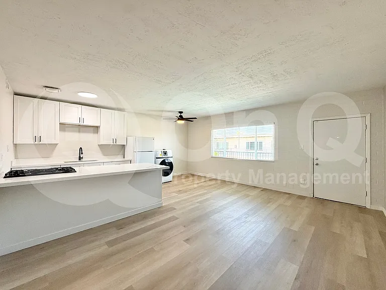 25 E Eva St #15 — Photo 9