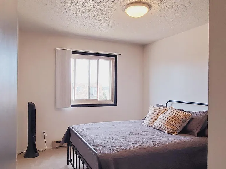 16 Prairie Ave #16 — Photo 6