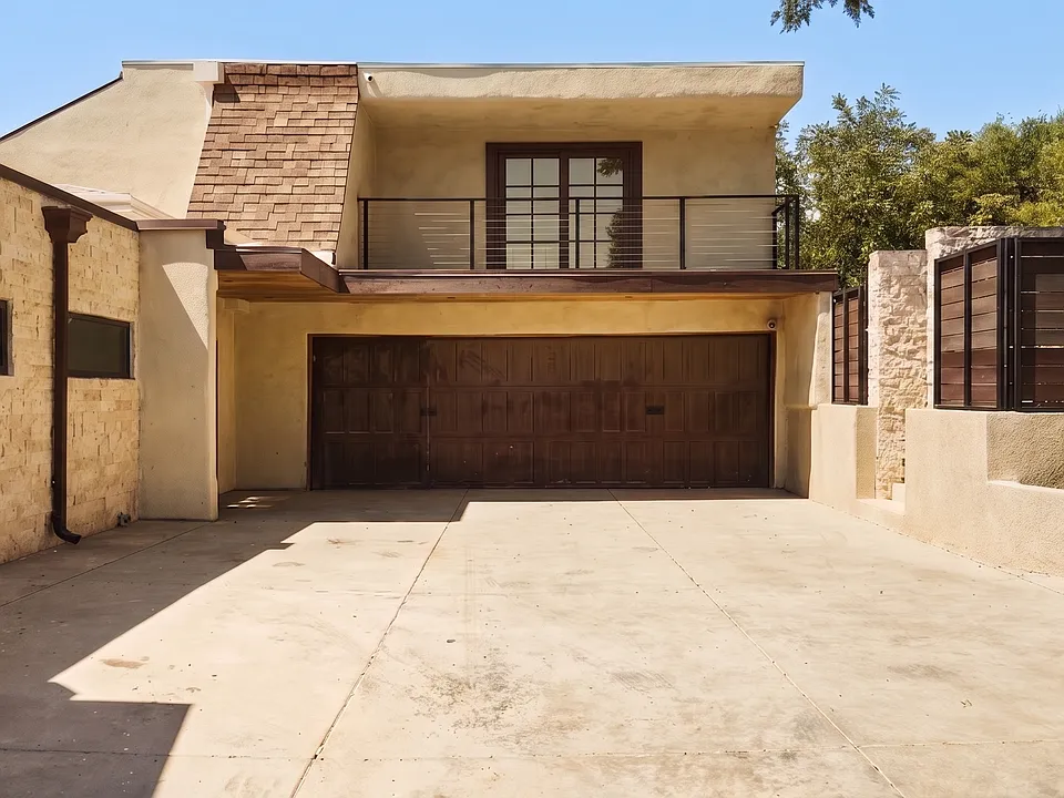 3858 Alta Mesa Dr