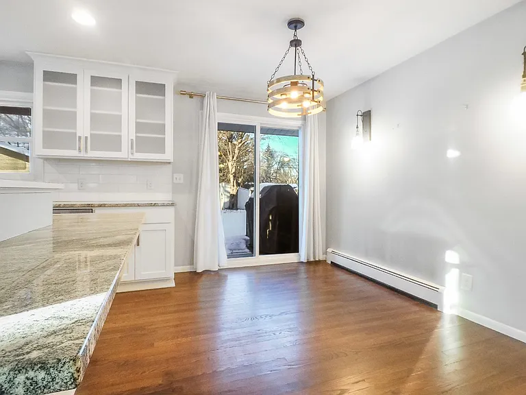 1909 Stowe Ave — Photo 6