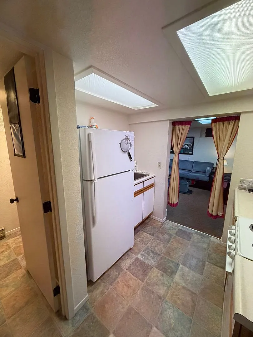 North Meridian Apartment — Photo 4