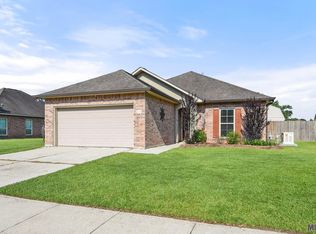 1107 S Sanctuary Ave, Gonzales, LA 70737