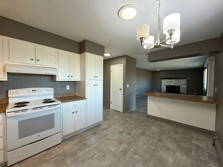 5740 W Virginia Ave — Photo 6