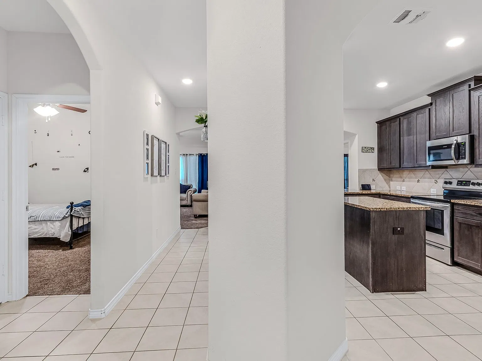 3 bed, 2.0 bath, 1858 sqft, $2,200 — Photo 3